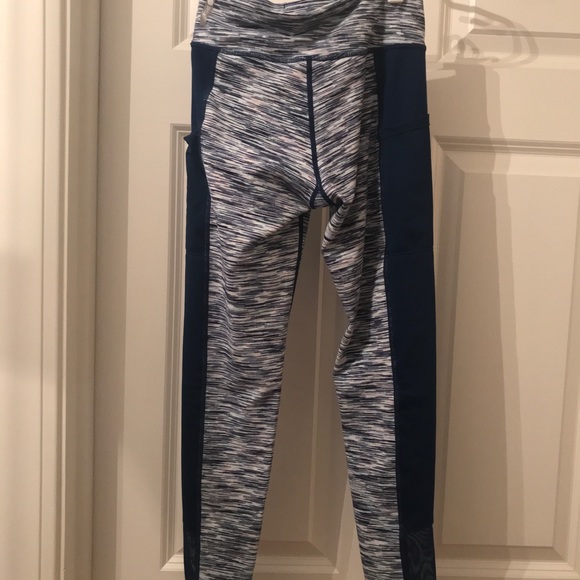 EUC Zella leggings (maybe worn twice)🙄 - Picture 2 of 6